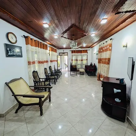 Dona'S Villa In Pamunugama Negombo Exterior photo