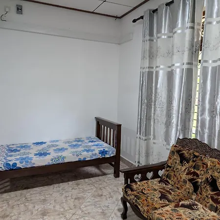 Dona'S Villa In Pamunugama Negombo Exterior photo