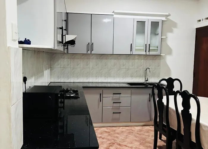 Dona\'S Villa In Pamunugama